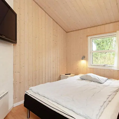 10 Person In Fjerritslev-by Traum